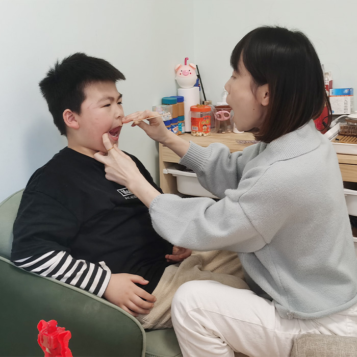 黄岛自闭症儿童为什么要进行口肌训练？